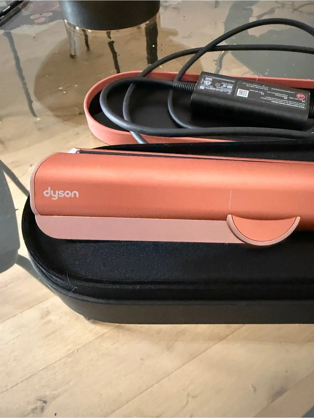 Dyson Amber/RoseGold Special Edition Airstrait Wet-To-Dry Portable Case Included
